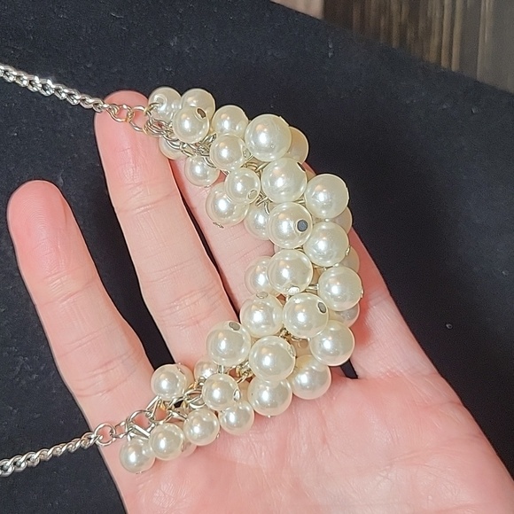 Vintage Silver Tone Faux Pearl Cluster Necklace - Picture 2 of 4